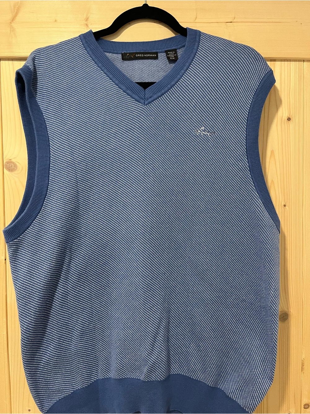 Greg Norman Collection Light Blue Striped V-Neck Sweater Vest Medium 🦈 ⛳️
